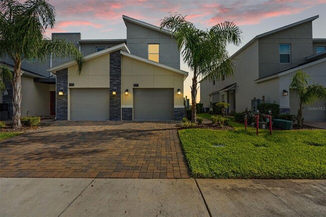 Building Photo - 547 Ocean Course Ave