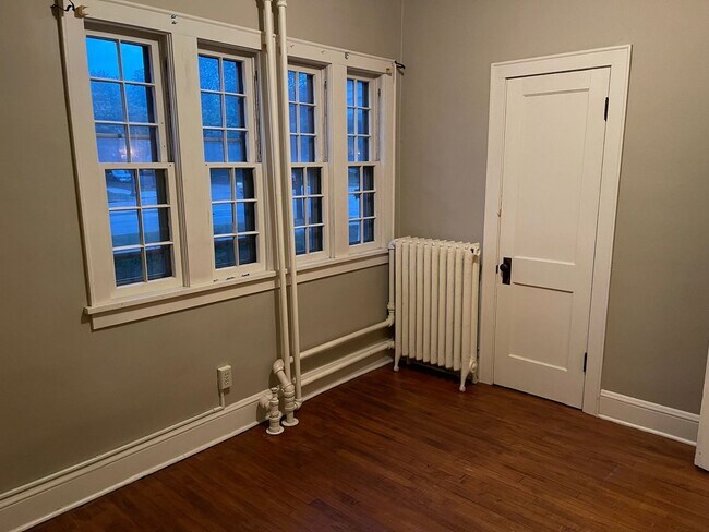 Building Photo - 116 Lexington Pkwy N