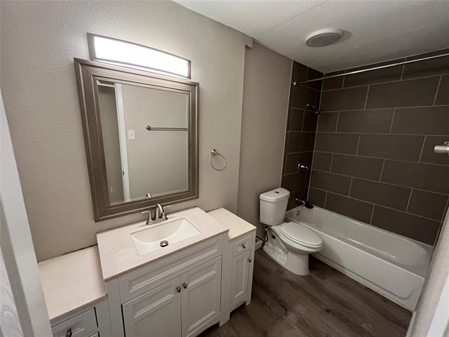 Building Photo - 2101 Plymouth Rock Dr