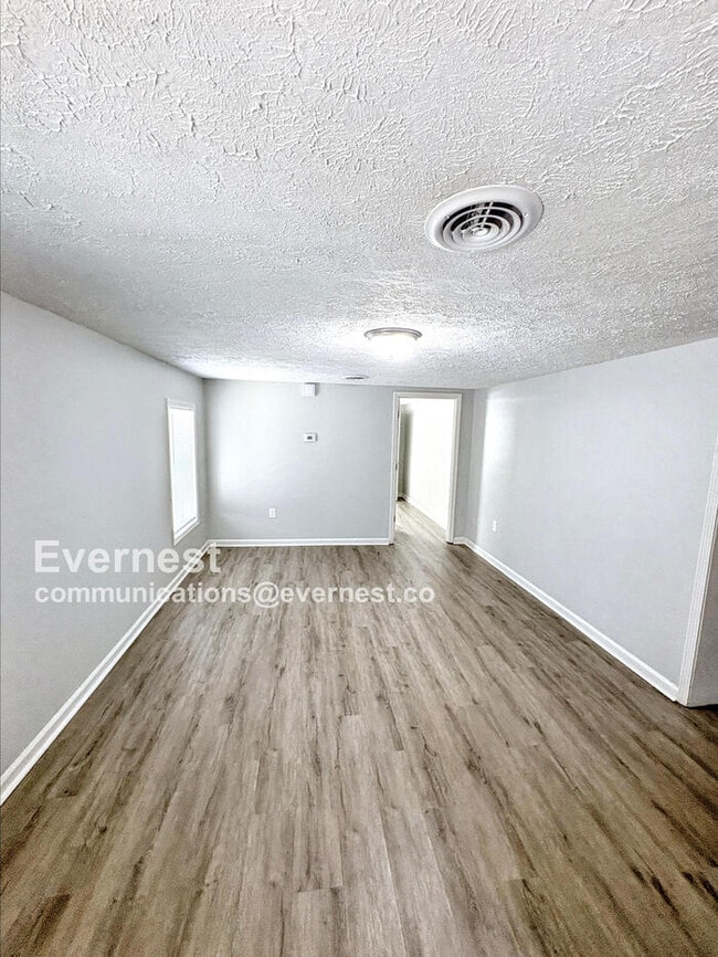 Building Photo - 908 Davis St