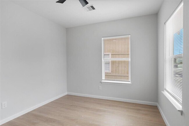 Building Photo - 2811 Winbern St