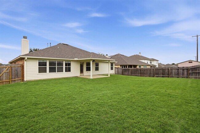 Building Photo - 924 Abbeyglen Castle Dr