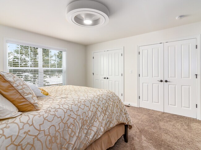 Building Photo - 1635 Castle Lawn Ct