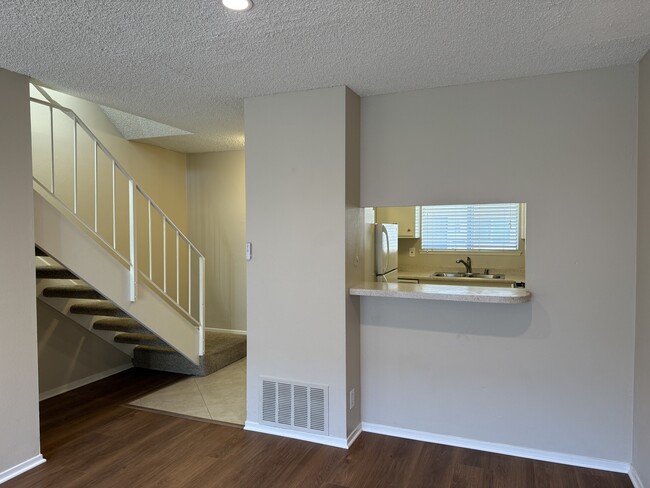 Building Photo - 183 Southampton Way