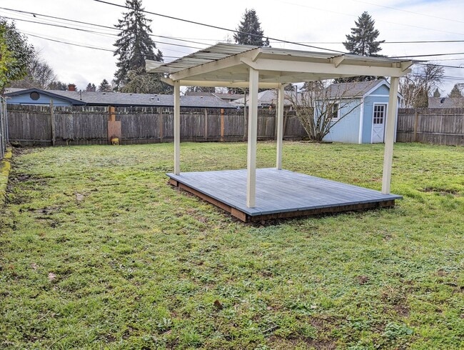 Building Photo - 3-Bedroom, 2-Bath Home With Large Patio an...