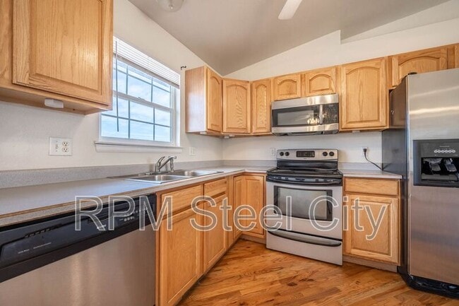 Building Photo - 265 N Paramount Ln