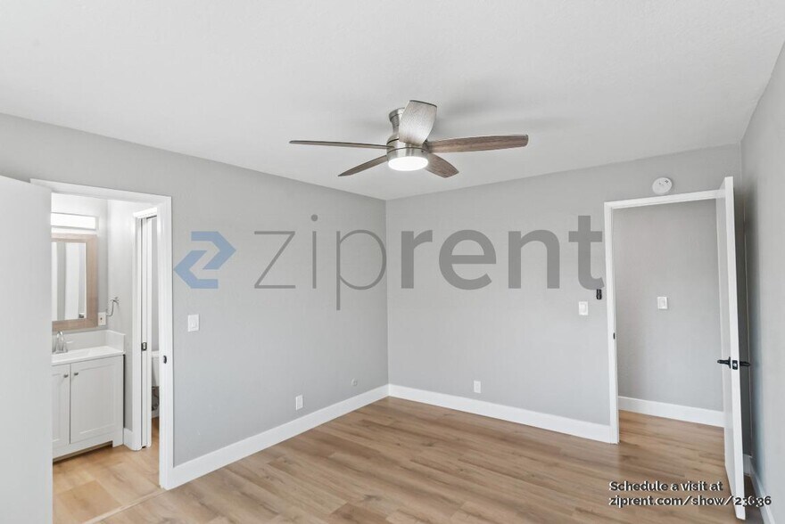 Building Photo - Unit