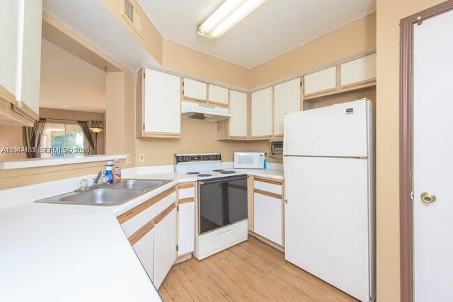 Building Photo - 2667 NW 33rd St