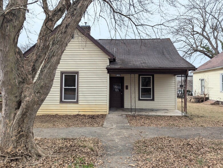 Building Photo - 902 Grover St