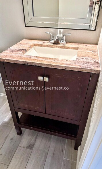 Building Photo - 1920 W Lindner Ave