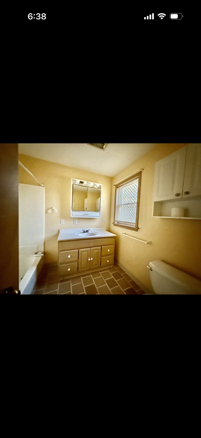 Building Photo - 422 Chartres St