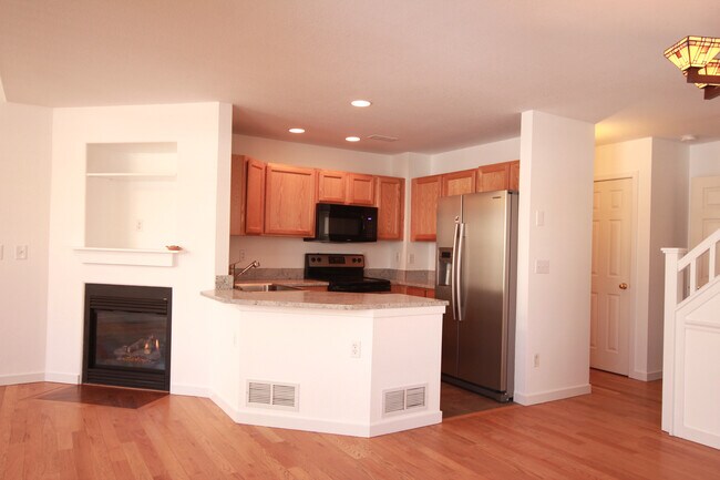 kitchen - 141 Rowena Pl