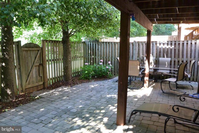 Building Photo - 6716 Sunset Woods Ct