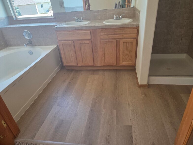 Building Photo - 2244 Pinyon Jay Dr