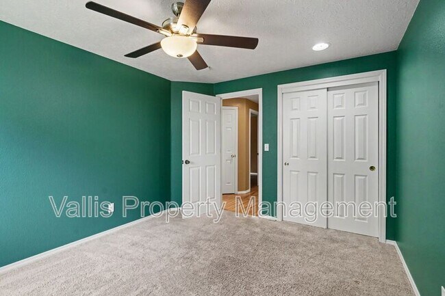 Building Photo - 1075 Mildred Ln SE