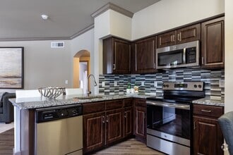 Building Photo - Artisan at Lake Wyndemere