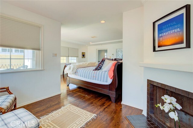 Building Photo - 333 3rd St