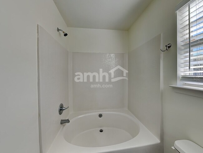 Building Photo - 3413 Braefield Dr