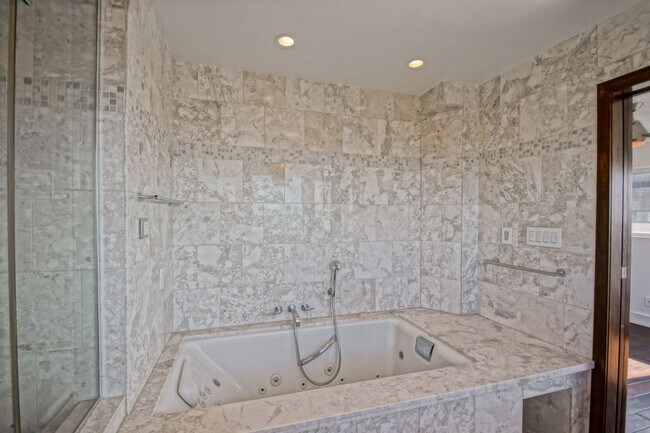 Building Photo - BEAUTIFULLY REMODELED & BRIGHT 2-STORY APARTMENT W/ OCEAN & PIER VIEWS, BALCONY & 2-CAR PARKING I...