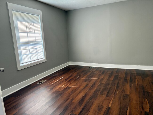 Building Photo - MOVE IN SPECIAL! $100 SECURITY DEPOSIT