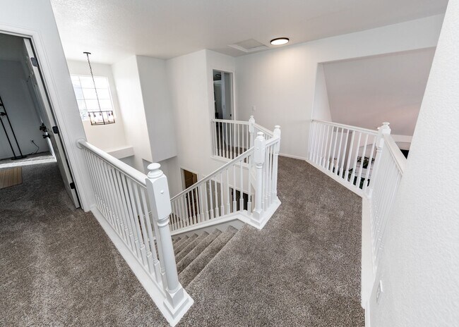 Building Photo - Beautiful 4 Bedroom Home in North Gate D20