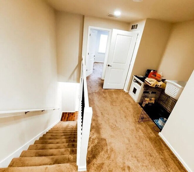 Building Photo - Beautiful Bothell Townhome