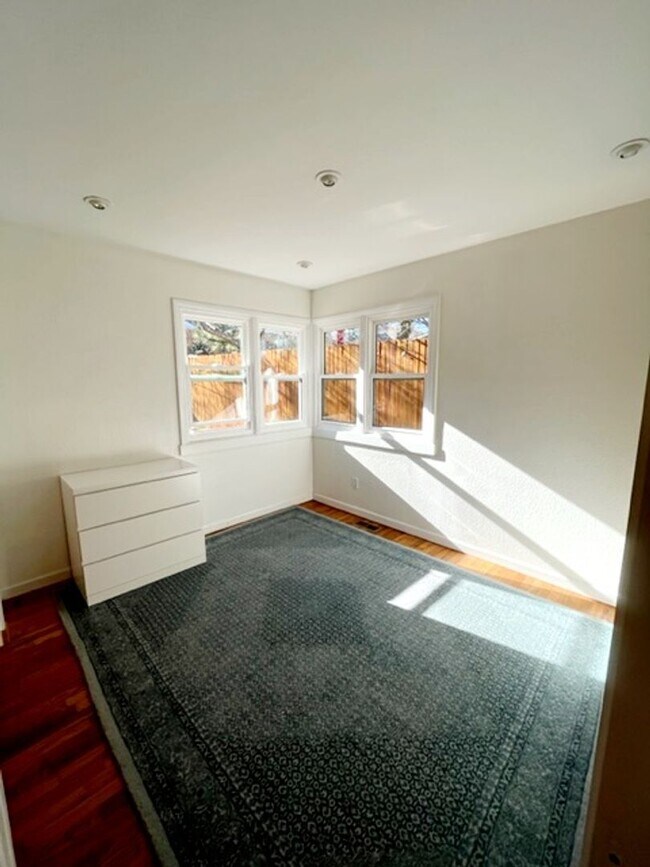 Building Photo - Available August 1, 2026 | PRE-LEASE 2 BED 1 BATH – Updated North Boulder Home Near Trails & Down...