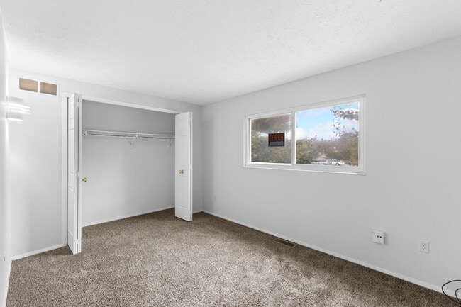 Building Photo - Spacious 3-Bedroom with Private Patio in Westerville