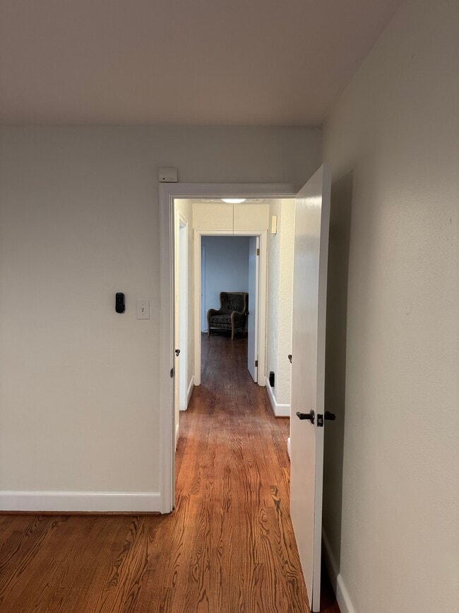 Building Photo - 475 E Bayview Blvd