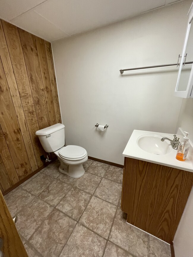 bathroom 3 - 7627 Riles Rd