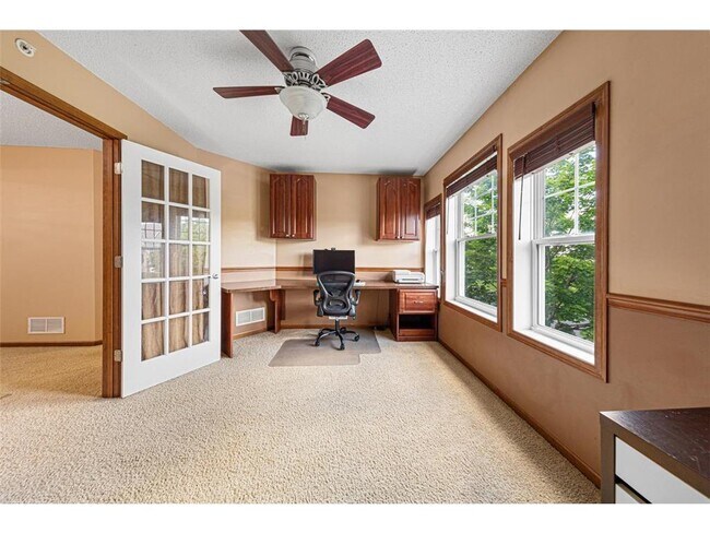 Building Photo - 5037 Dunkirk Pl N