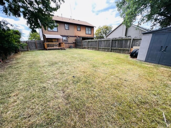 Building Photo - Longfellow