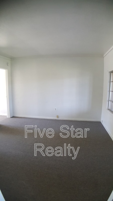 Building Photo - 1220 Blue St