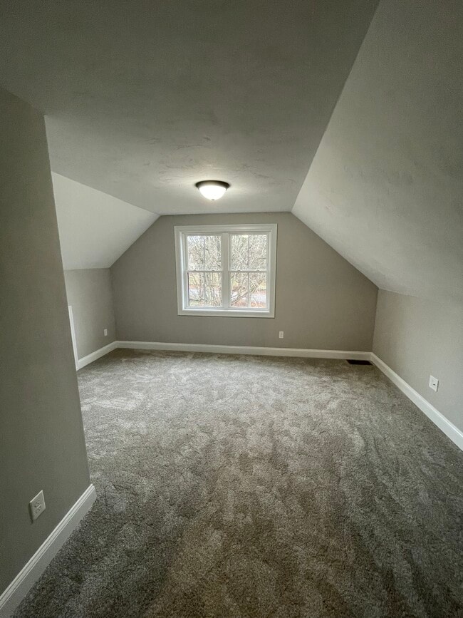 Building Photo - 13 Firefly Ln