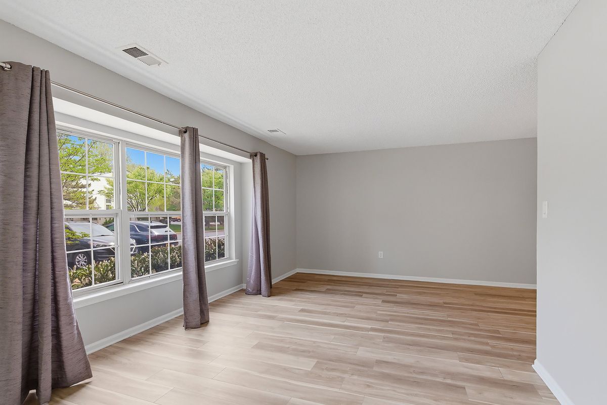 Building Photo - 5 Whistler Dr