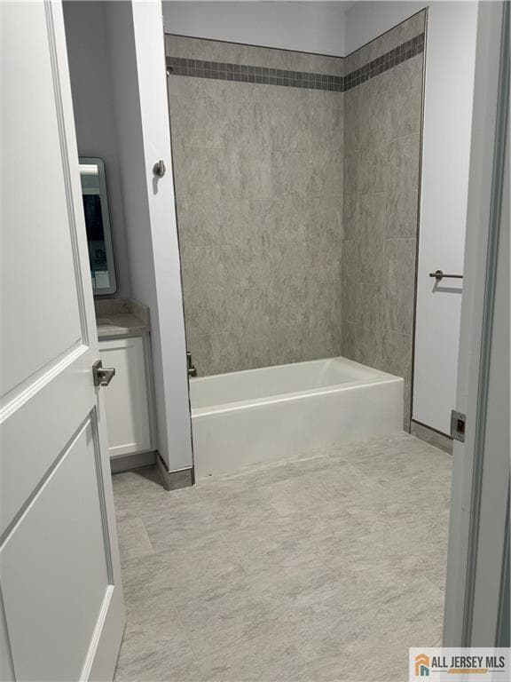 Building Photo - 617 Lincoln Blvd