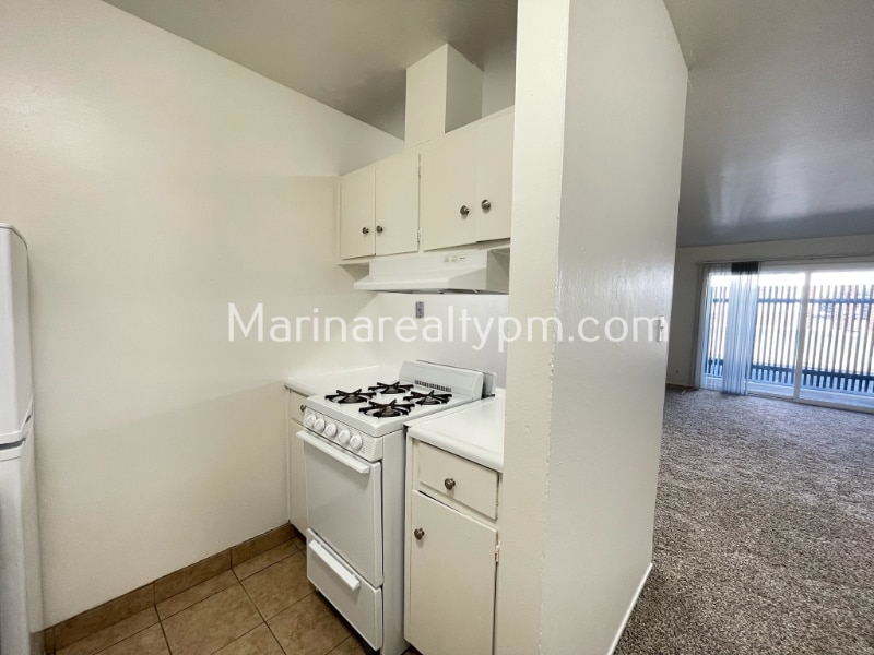 Building Photo - 1230 Brookside Dr