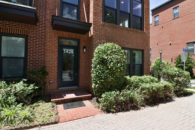 Building Photo - 1424 Piccard Dr