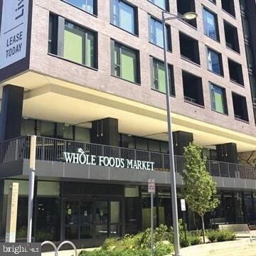 Building Photo - 1625 International Dr