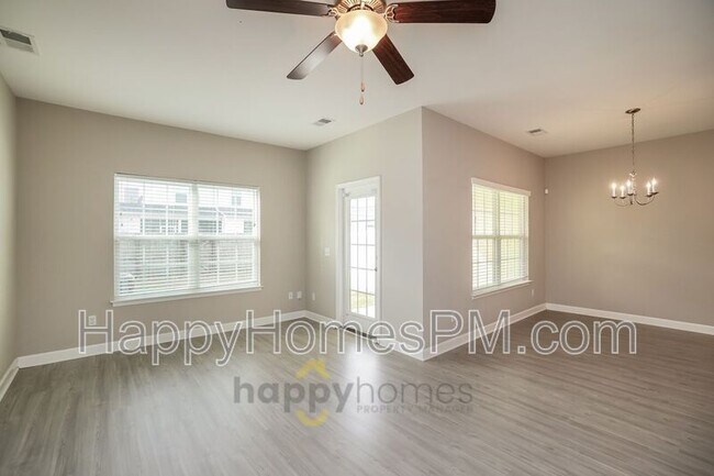 Building Photo - 120 Kirkland St