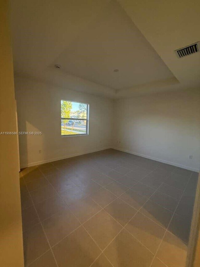 Building Photo - $3,199 16203 SW 147 PL