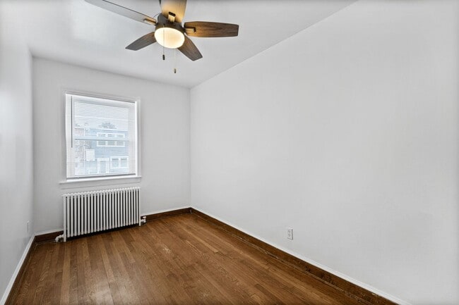Building Photo - Newly Renovated 4BR/2BA - IMMEDIATE MOVE I...