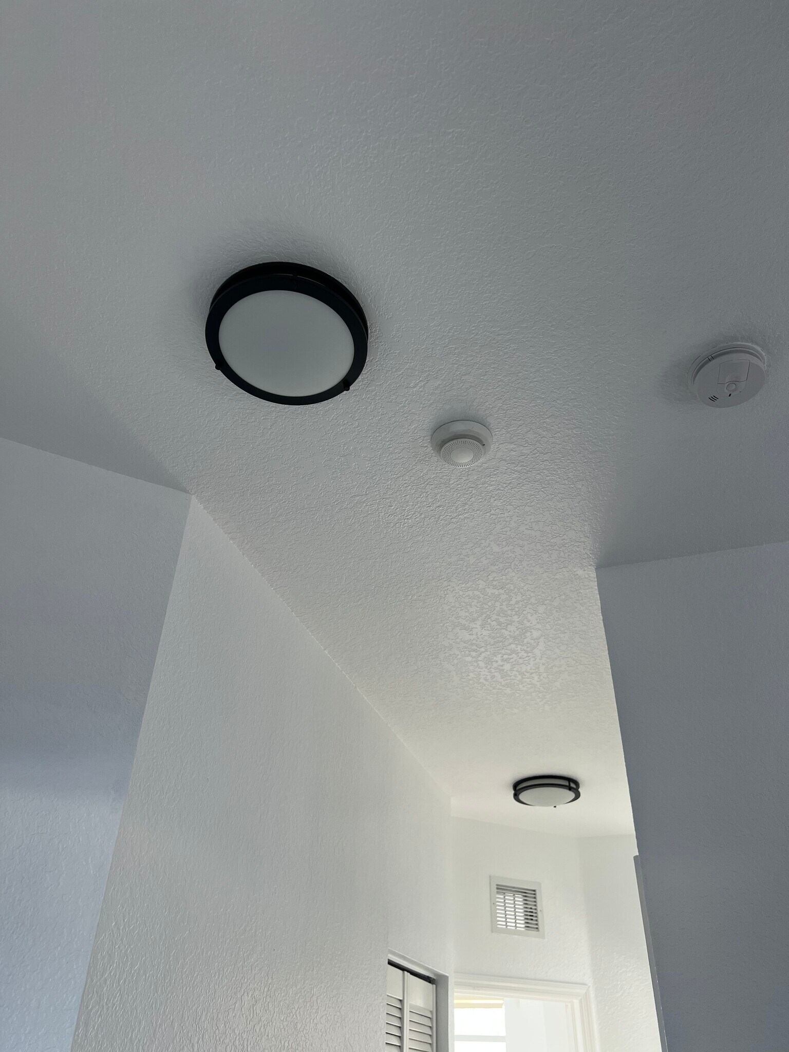 Building Photo - 1017 NE 42nd Ave