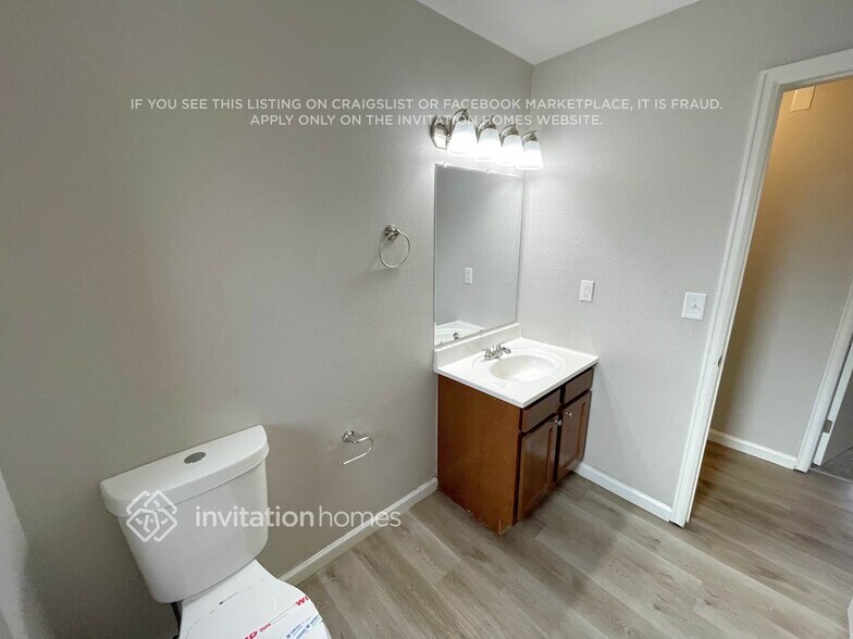 Building Photo - 16692 E Gunnison Pl