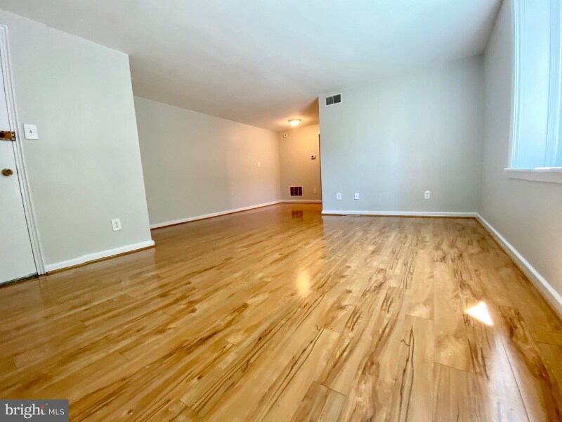 Building Photo - 824 S Arlington Mill Dr