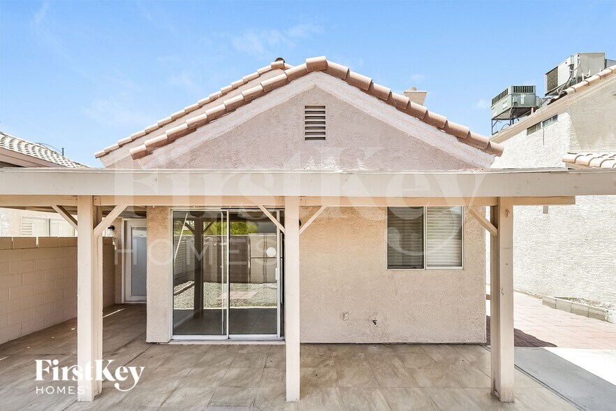 Building Photo - 2412 Silver Shadow Dr