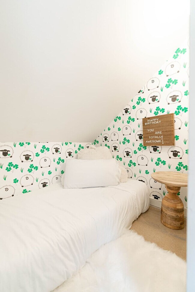 Building Photo - 8442 E McNelly Rd