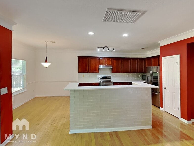 Building Photo - 15119 Oldcorn Ln