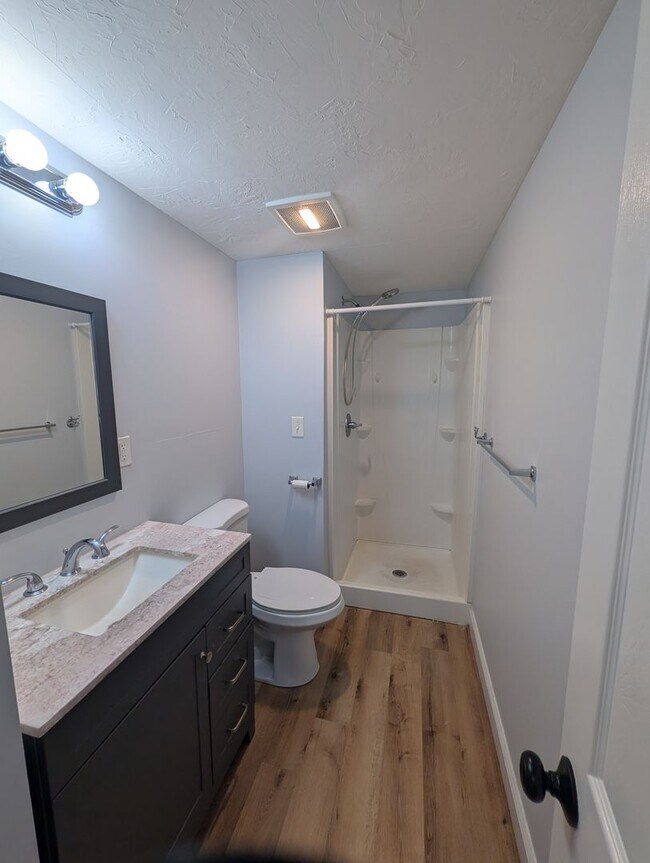 Building Photo - First Floor 1 Bedroom
