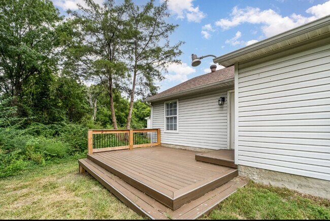 Building Photo - Hip East Nashville!